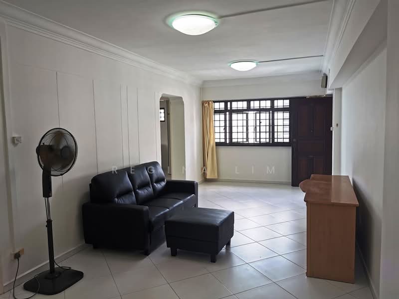 328 Sembawang Crescent, 328 Sembawang Crescent, 3 Bedrooms, 1,087 sqft, HDB Flat For Rent, by Regina Lim, 500217104 - Living Room - PropertyGuru.com.sg