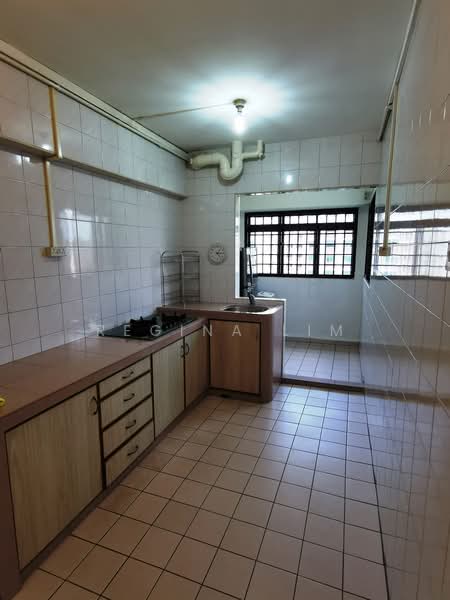 328 Sembawang Crescent, 328 Sembawang Crescent, 3 Bedrooms, 1,087 sqft, HDB Flat For Rent, by Regina Lim, 500217104 - Kitchen - PropertyGuru.com.sg