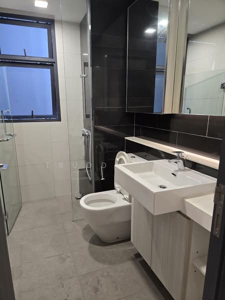 Gem Residences, , 5 Bedrooms, 1,313 sqft, Condominium For Sale, by Truddy Tan, 500217112 - Bathroom - PropertyGuru.com.sg