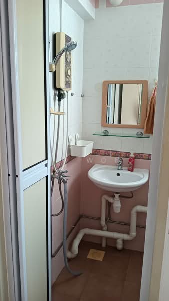 341 Clementi Avenue 5, 341 Clementi Avenue 5, 1 Bedroom, 721 sqft, HDB Flat For Rent, by Enid Wong, 500217121 - Bathroom - PropertyGuru.com.sg
