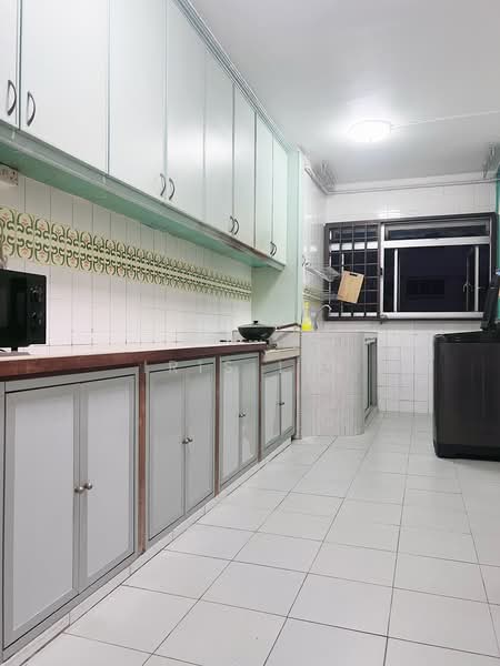 316 Woodlands Street 31, 316 Woodlands Street 31, 2 Bedrooms, 786 sqft, HDB Flat For Rent, by Iris Lin, 500217129 - Kitchen - PropertyGuru.com.sg