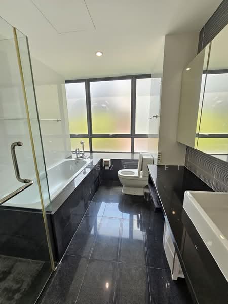 Vertis, 20 Amber Gardens, 2 Bedrooms, 1,206 sqft, Condominium For Rent, by Tan Sze Wei, 500217132 - Master Bathroom - PropertyGuru.com.sg