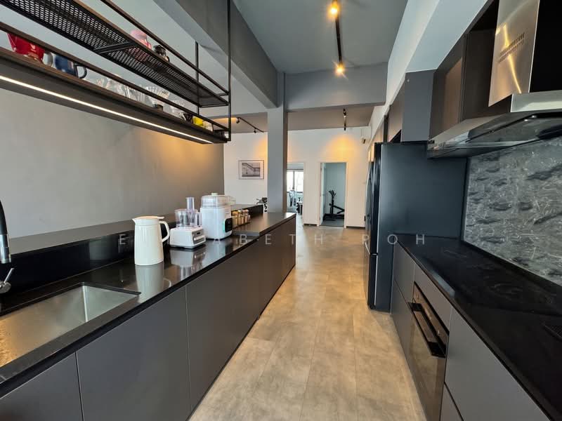 Cheap Freehold Walk Up in East Coast, , 2 Bedrooms, 990 sqft, Walk-up Apartment For Sale, by Elizabeth Poh, 500217135 - Kitchen - PropertyGuru.com.sg