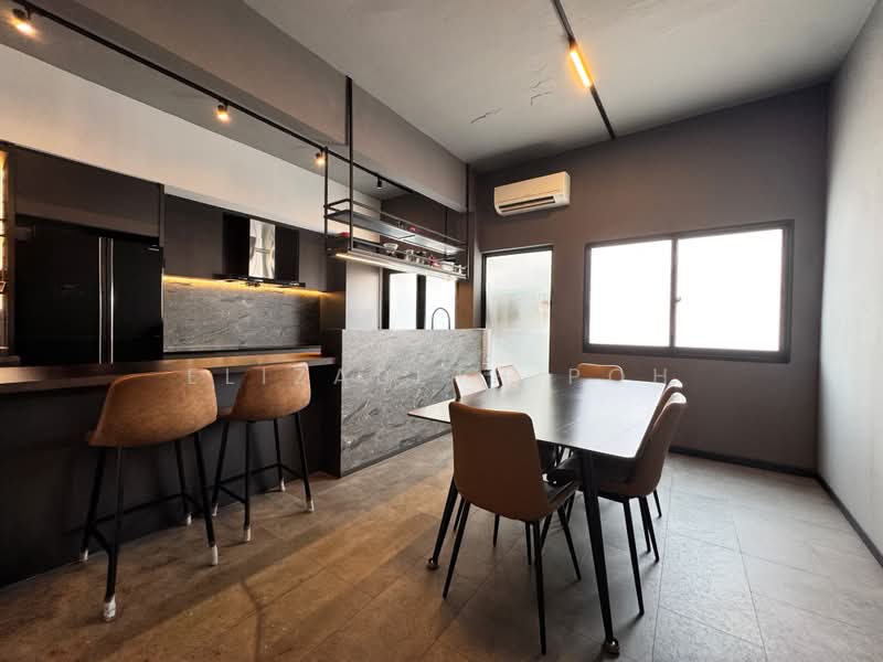 Cheap Freehold Walk Up in East Coast, , 2 Bedrooms, 990 sqft, Walk-up Apartment For Sale, by Elizabeth Poh, 500217135 - Kitchen - PropertyGuru.com.sg
