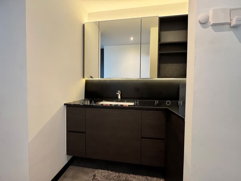 Cheap Freehold Walk Up in East Coast, , 2 Bedrooms, 990 sqft, Walk-up Apartment For Sale, by Elizabeth Poh, 500217135 - Bathroom - PropertyGuru.com.sg