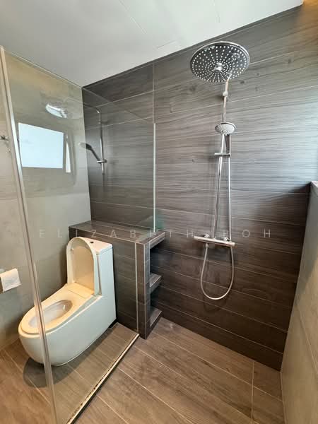 Cheap Freehold Walk Up in East Coast, , 2 Bedrooms, 990 sqft, Walk-up Apartment For Sale, by Elizabeth Poh, 500217135 - Bathroom - PropertyGuru.com.sg