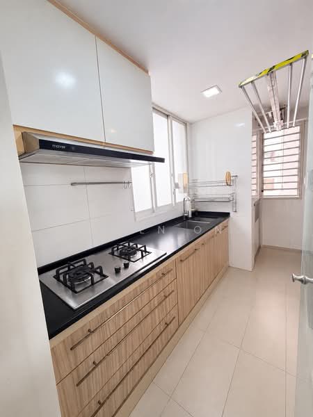 Mi Casa, 315 Choa Chu Kang Avenue 3, 4 Bedrooms, 1,292 sqft, Condominium For Rent, by Darren Ong, 500217144 - Kitchen - PropertyGuru.com.sg