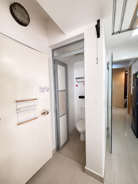 Mi Casa, 315 Choa Chu Kang Avenue 3, 4 Bedrooms, 1,292 sqft, Condominium For Rent, by Darren Ong, 500217144 - Bathroom - PropertyGuru.com.sg