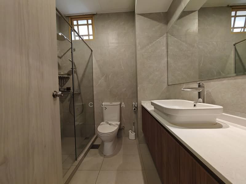 Orange Regency, 101 Fernhill Road, 4 Bedrooms, 1,776 sqft, Apartment For Rent, by CJ Ang, 500217157 - Bathroom - PropertyGuru.com.sg