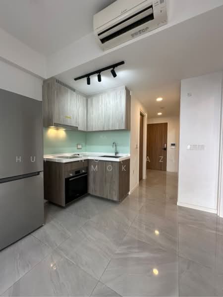 Uptown @ Farrer, 2  Perumal Road Singapore, 2 Bedrooms, 538 sqft, Condominium For Rent, by Huiling (Jazle) Mok, 500217158 - L shaped kitchenette - PropertyGuru.com.sg