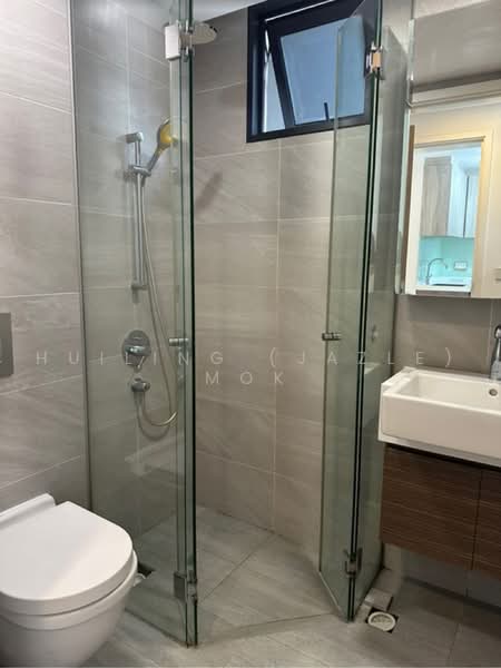 Uptown @ Farrer, 2  Perumal Road Singapore, 2 Bedrooms, 538 sqft, Condominium For Rent, by Huiling (Jazle) Mok, 500217158 - Master bath ensuite - PropertyGuru.com.sg