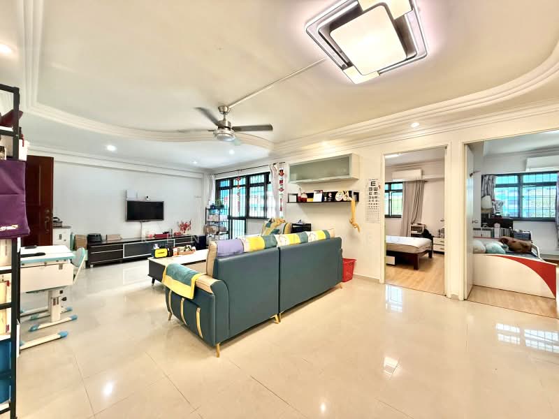 504B Montreal Drive, 504B Montreal Drive, 3 Bedrooms, 1,184 sqft, HDB Flat For Sale, by Kenneth Yeo, 500217169 - Living Room - PropertyGuru.com.sg