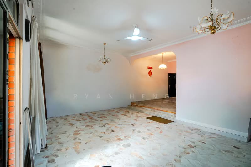 600m to Kovan MRT! Charming Family Home with Huge Backyard & Wide 6.8m Frontage, , 4 Bedrooms, 3,000 sqft, Terraced House For Sale, by Ryan Heng, 500217174 - Living Room - PropertyGuru.com.sg