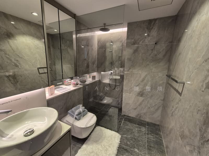 Sophia Meadow, 132 Sophia Road, Orchard / River Valley, 2 Bedrooms, 614 sqft, Condominium For Sale, by Alex Tang 陳拁燐, 500217177 - Bathroom - PropertyGuru.com.sg