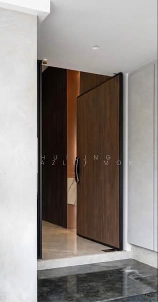 Seletar Hills Estate, Mimosa Crescent, 4 Bedrooms, 2,500 sqft, Corner Terrace For Sale, by Huiling (Jazle) Mok, 500217179 - Main entrance with precious stone flooring - PropertyGuru.com.sg