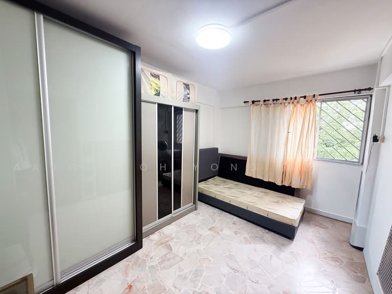 825 Woodlands Street 81, 825 Woodlands Street 81, 3 Bedrooms, 904 sqft, HDB Flat For Sale, by Aaron Poh Yong Chuan, 500217196 - Bedroom - PropertyGuru.com.sg