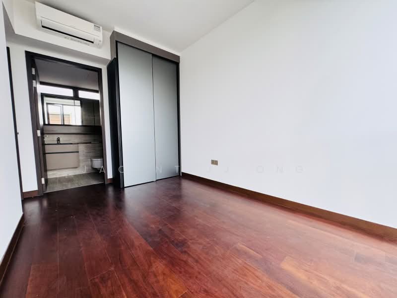 The Commodore, 61 Canberra Drive, 3 Bedrooms, 1,152 sqft, Condominium For Sale, by Jacent Jj Ong, 500217200 - Bedroom - PropertyGuru.com.sg
