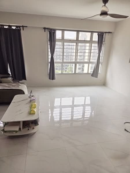 461B Bukit Batok West Avenue 8, 461B Bukit Batok West Avenue 8, 3 Bedrooms, 1,227 sqft, HDB Flat For Sale, by Kelvin Tay, 500217215 - Living Room - PropertyGuru.com.sg