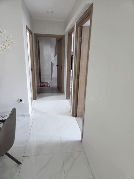 461B Bukit Batok West Avenue 8, 461B Bukit Batok West Avenue 8, 3 Bedrooms, 1,227 sqft, HDB Flat For Sale, by Kelvin Tay, 500217215 - Corridor - PropertyGuru.com.sg