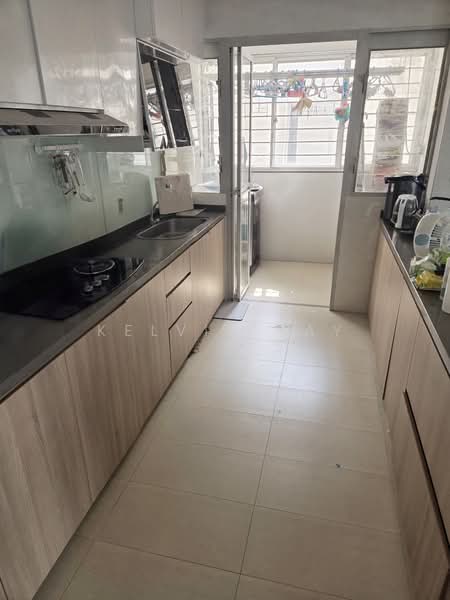 461B Bukit Batok West Avenue 8, 461B Bukit Batok West Avenue 8, 3 Bedrooms, 1,227 sqft, HDB Flat For Sale, by Kelvin Tay, 500217215 - Kitchen - PropertyGuru.com.sg
