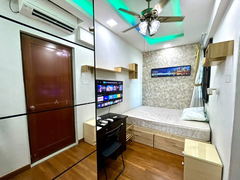 Nicely Renovated Studio near Upper Changi MRT (Simei), , Studio, 350 sqft, Condominium For Rent, by Aina Lie 李艾娜, 500217216 - Bedroom - PropertyGuru.com.sg
