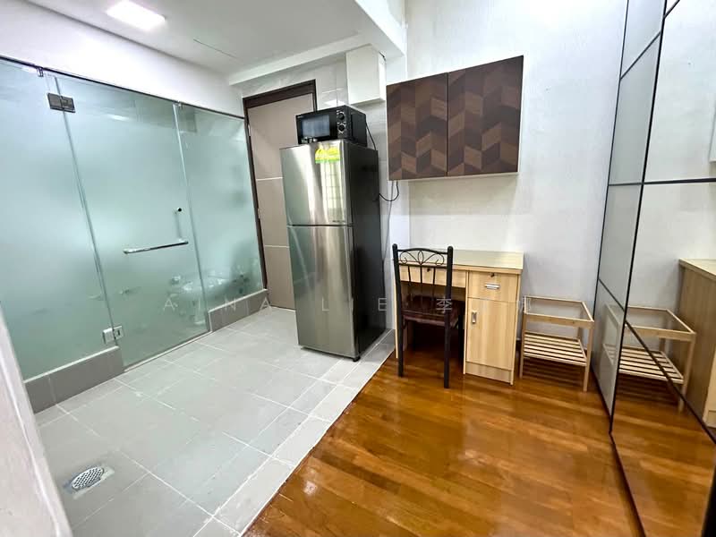 Nicely Renovated Studio near Upper Changi MRT (Simei), , Studio, 350 sqft, Condominium For Rent, by Aina Lie 李艾娜, 500217216 - Interior - PropertyGuru.com.sg