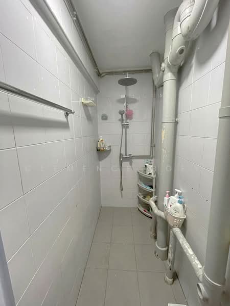 86 Commonwealth Close, 86 Commonwealth Close, 2 Bedrooms, 624 sqft, HDB Flat For Sale, by Clemence Boey, 500217223 - Bathroom - PropertyGuru.com.sg