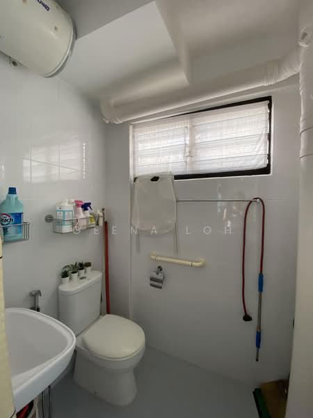 208 Bukit Batok Street 21, 208 Bukit Batok Street 21, Room Rental, 100 sqft, HDB Flat For Rent, by Geena Loh, 500217231 - Bathroom - PropertyGuru.com.sg