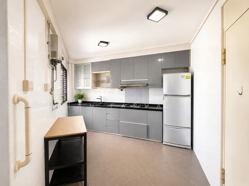 122 Sengkang East Way, 122 Sengkang East Way, 3 Bedrooms, 980 sqft, HDB Flat For Rent, by Dian Farhana, 500217237 - Kitchen - PropertyGuru.com.sg