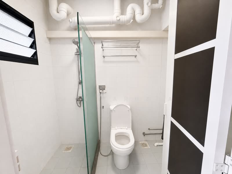 122 Sengkang East Way, 122 Sengkang East Way, 3 Bedrooms, 980 sqft, HDB Flat For Rent, by Dian Farhana, 500217237 - Bathroom - PropertyGuru.com.sg