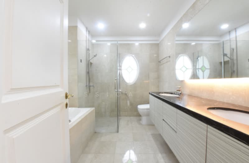 Gentle Villas, Gentle Drive, 5 Bedrooms, 7,382 sqft, Semi-Detached House For Rent, by Jessica Low, 500217241 - Bathroom - PropertyGuru.com.sg