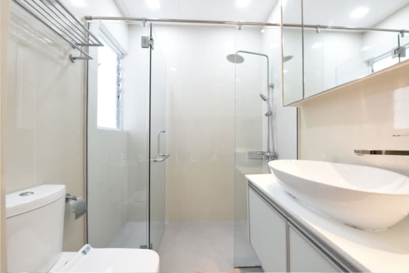 Regency Park, 3 Nathan Road, 4 Bedrooms, 3,650 sqft, Condominium For Rent, by Jessica Low, 500217255 - Bathroom - PropertyGuru.com.sg