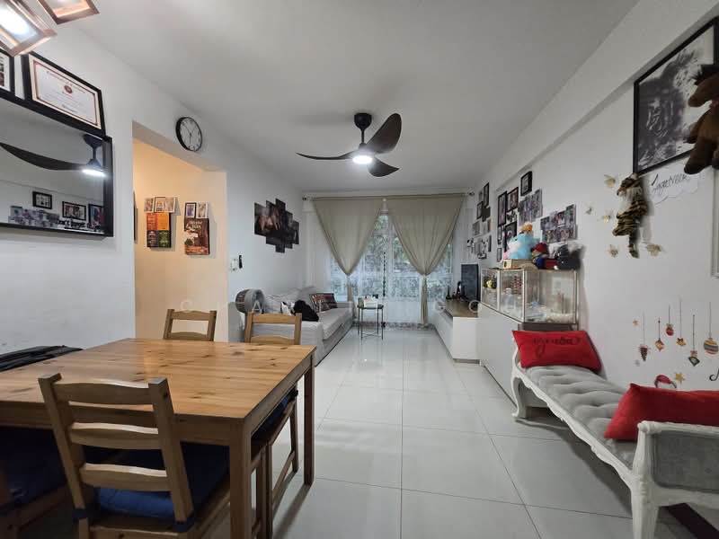 673A Edgefield Plains, 673A Edgefield Plains, 3 Bedrooms, 970 sqft, HDB Flat For Sale, by Charlie Goh, 500217259 - Living Room - PropertyGuru.com.sg