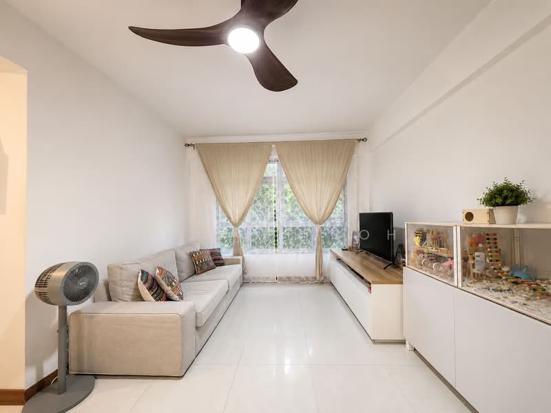 673A Edgefield Plains, 673A Edgefield Plains, 3 Bedrooms, 970 sqft, HDB Flat For Sale, by Charlie Goh, 500217259 - Living Room - PropertyGuru.com.sg
