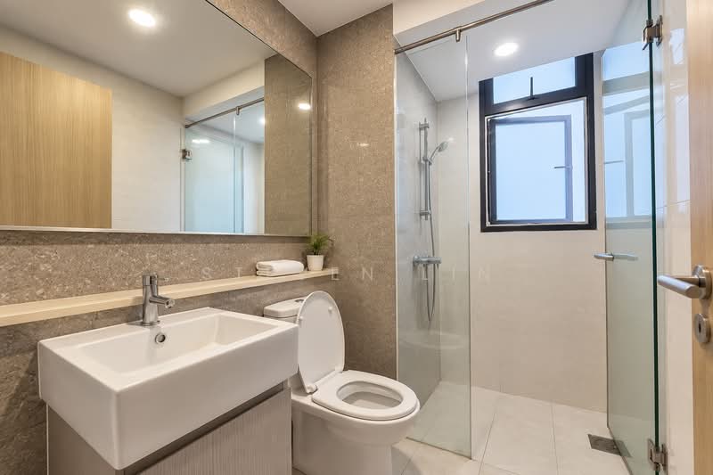 Twin Fountains, 17 Woodlands Avenue 6, 4 Bedrooms, 1,152 sqft, Executive Condominium For Sale, by Steven Lin, 500217270 - Bathroom - PropertyGuru.com.sg