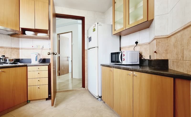 East Meadows, 30 Tanah Merah Kechil Road, 1 Bedroom, 250 sqft, Condominium For Rent, by Rick Khiantani, 500217271 - Kitchen - PropertyGuru.com.sg