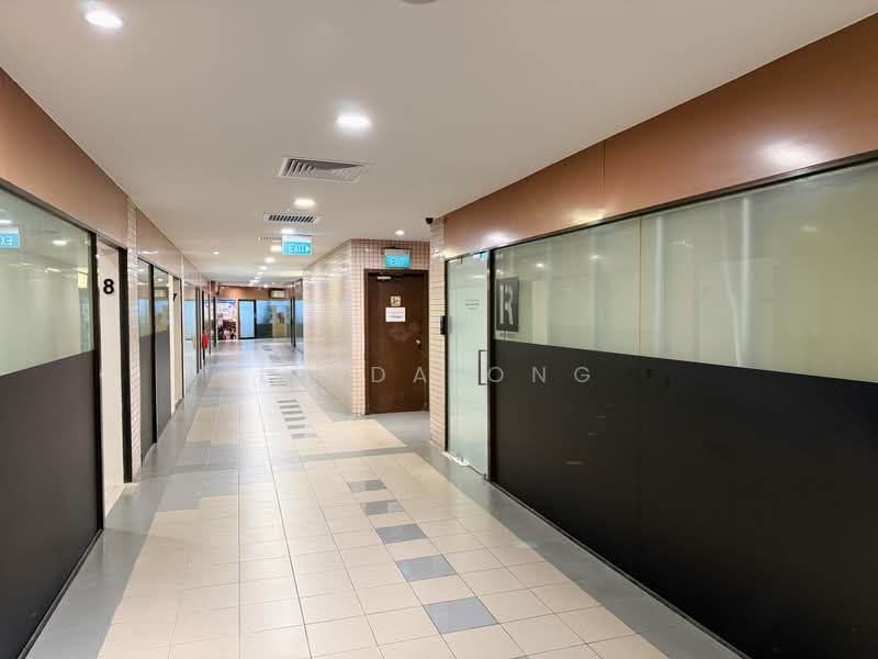 Furama City Centre, 60 Eu Tong Sen Street, 2,895 sqft, Mall Shop For Rent, by Linda Ong, 500217273 - Corridor - CommercialGuru.com.sg