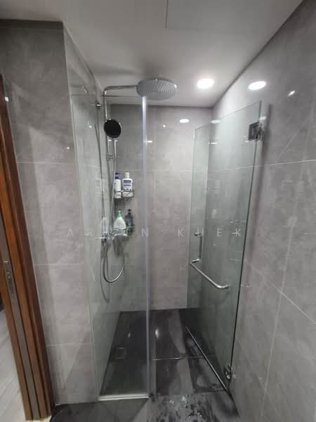 Loft @ Nathan, 31 Nathan Road, 1 Bedroom, 506 sqft, Condominium For Rent, by Arvin Kuek, 500217274 - Bathroom - PropertyGuru.com.sg
