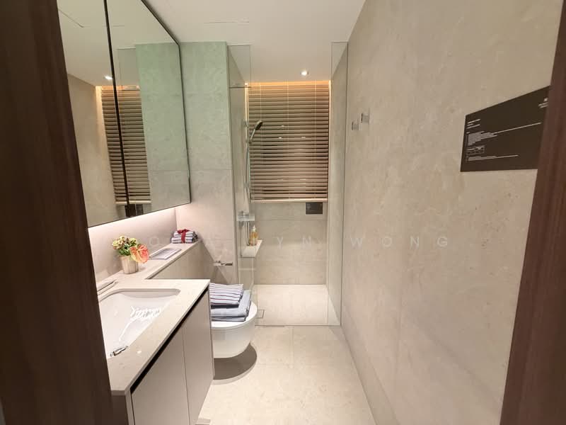 Dunearn House, 764 Dunearn Road, 3 Bedrooms, 969 sqft, Condominium For Sale, by Leona Lyn Wong, 500217285 - Bathroom - PropertyGuru.com.sg