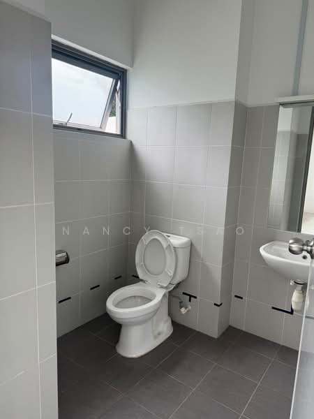 Premier @ Kaki Bukit, 8 Kaki Bukit Avenue 4, 1,098 sqft, Factory / Workshop (B2) For Rent, by Nancy Tsao, 500217296 - Bathroom - CommercialGuru.com.sg