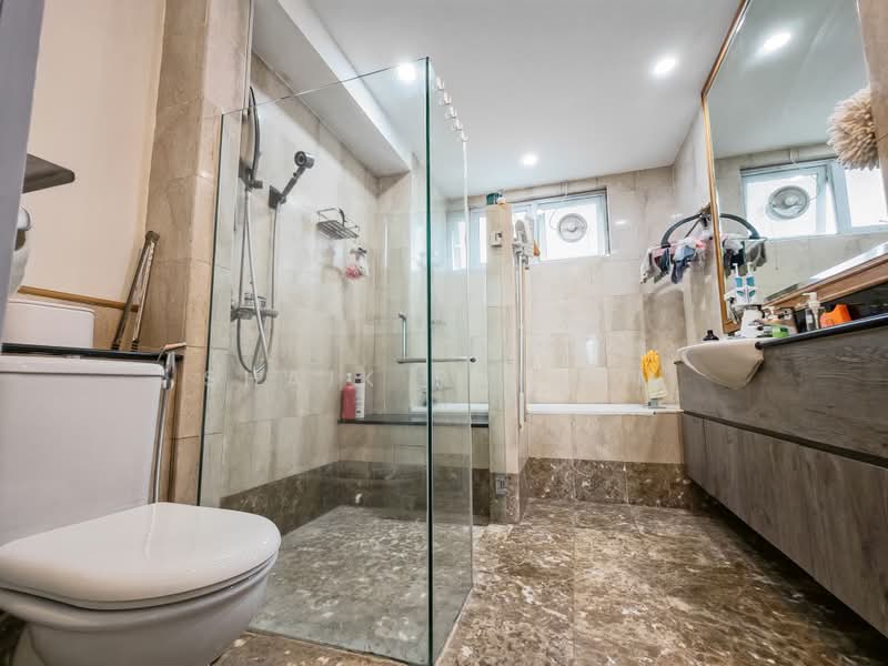 Saraca Villas, 23 Saraca Terrace, 5 Bedrooms, 3,099 sqft, Corner Terrace For Sale, by Shaik Raheem, 500217313 - Bathroom - PropertyGuru.com.sg