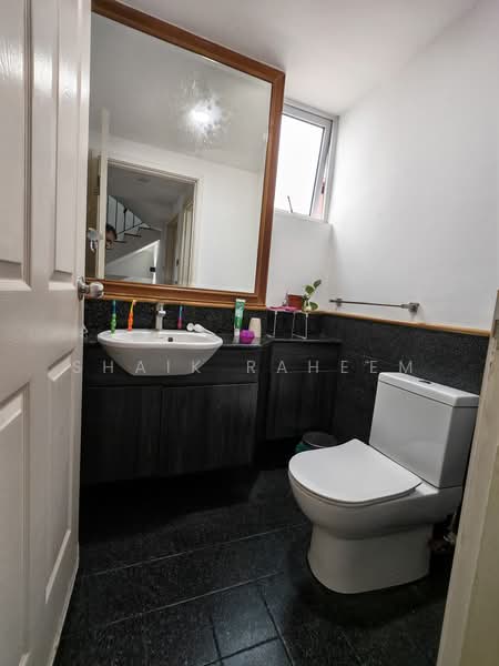 Saraca Villas, 23 Saraca Terrace, 5 Bedrooms, 3,099 sqft, Corner Terrace For Sale, by Shaik Raheem, 500217313 - Bathroom - PropertyGuru.com.sg