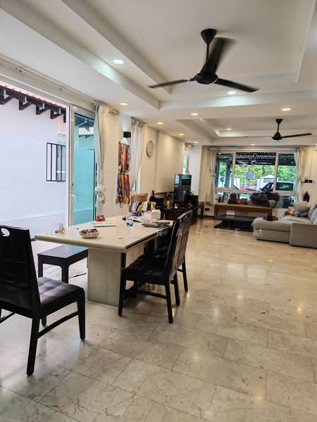 Saraca Villas, 23 Saraca Terrace, 5 Bedrooms, 3,099 sqft, Corner Terrace For Sale, by Shaik Raheem, 500217313 - Living Room - PropertyGuru.com.sg