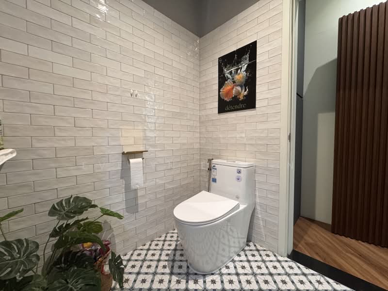 E-Centre @ Redhill, 3791 Jalan Bukit Merah, Alexandra / Commonwealth, 990 sqft, Light Industrial (B1) For Rent, by Evelyn Evelyn, 500217322 - Bathroom - CommercialGuru.com.sg