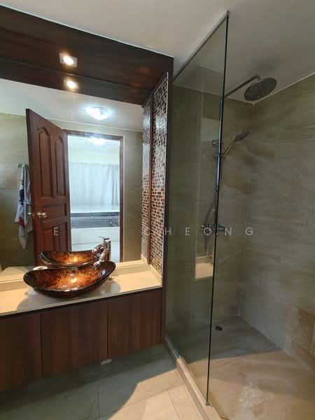 Duku Apartments, 75 Duku Road, East Coast / Marine Parade, 3 Bedrooms, 1,055 sqft, Condominium For Rent, by Eric Cheong, 500217335 - Master Bathroom - PropertyGuru.com.sg