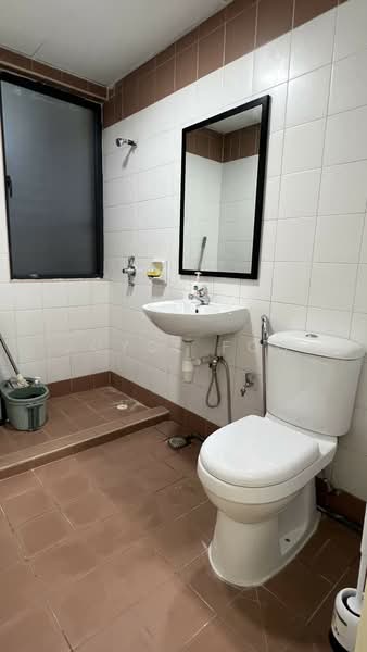 Midview Building, 50 Bukit Batok Street 23, 200 sqft, Light Industrial (B1) For Rent, by Joyce Foo, 500217338 - Bathroom - CommercialGuru.com.sg