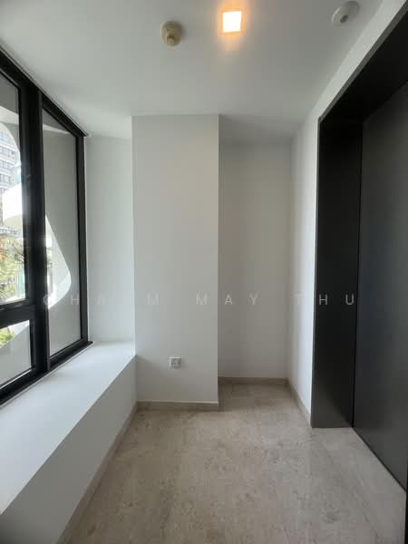 Cape Royale, 17 Cove Way, Harbourfront / Telok Blangah, 3 Bedrooms, 1,679 sqft, Condominium For Sale, by Charm May Thu, 500217341 - Private lift lobby - PropertyGuru.com.sg