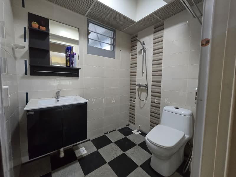 477C Upper Serangoon View, 477C Upper Serangoon View, 3 Bedrooms, 990 sqft, HDB Flat For Sale, by Sylvia Quek, 500217344 - Bathroom - PropertyGuru.com.sg