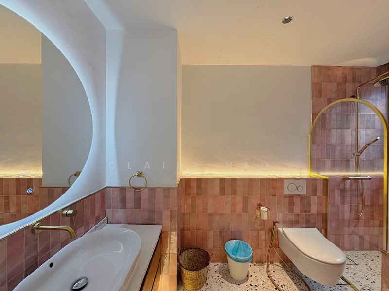 Hillcrest Villa, 19T Hillcrest Road, 5 Bedrooms, 2,896 sqft, Cluster House For Sale, by Claire Neo, 500217349 - Bathroom - PropertyGuru.com.sg