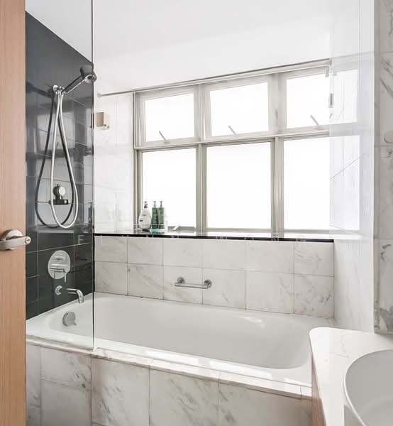 The Calrose, 511 Yio Chu Kang Road, 3 Bedrooms, 1,302 sqft, Condominium For Sale, by Flynn Wong, 500217362 - Master Bathroom - PropertyGuru.com.sg